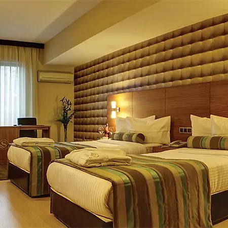 ススズル アトランティス ホテル 4*