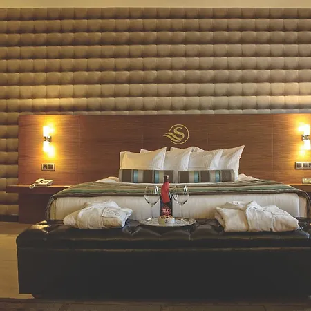 מלון Susuzlu Atlantis